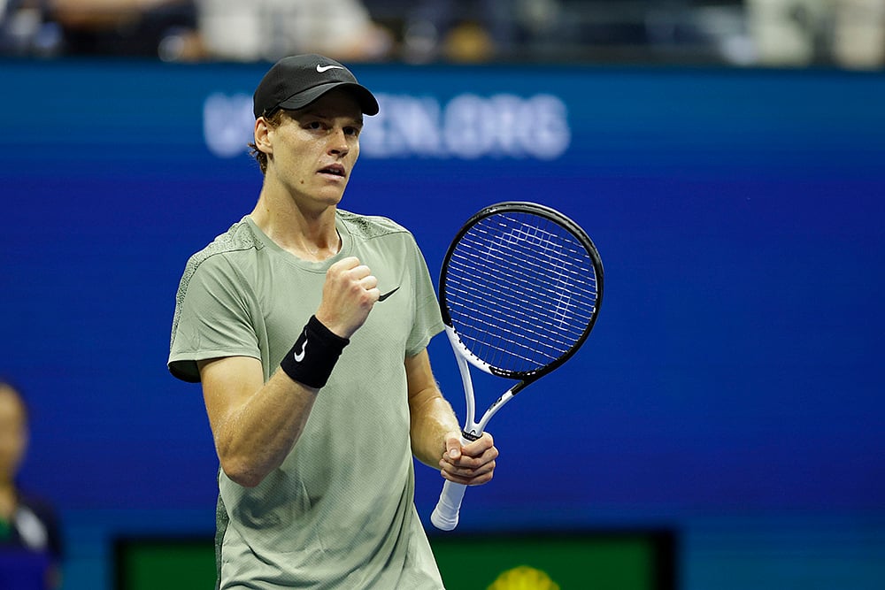 | Photo: AP/Adam Hunger : US Open Tennis: Jannik Sinner, of Italy, reacts after defeating Tommy Paul, of the United States